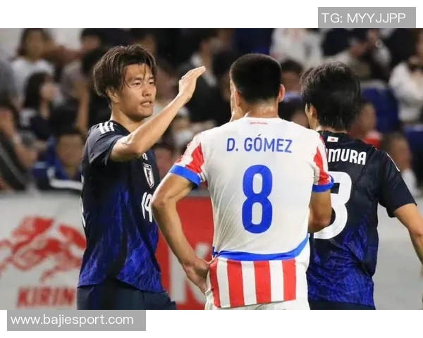 日本队迅速追平比分小川航基远射助攻巴拉圭门将失误入网 日本队迅速追平比分小川航基远射助攻巴拉圭门将失误入网