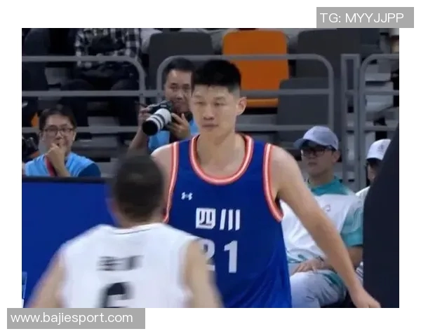 全运会小组赛胡金秋砍下33分6板四川男篮轻取中国香港队