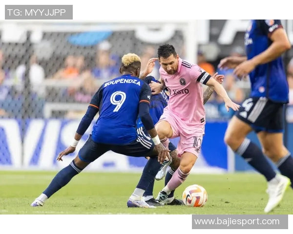 客场逆境加剧迈阿密防守失误再失一球上半场形势严峻