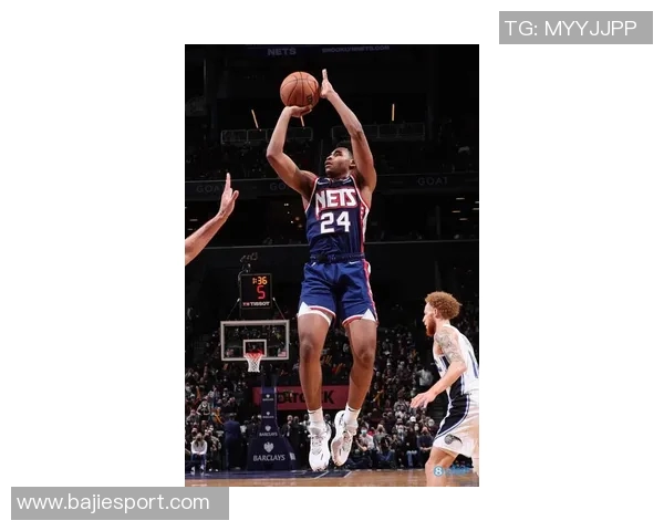 卡梅隆托马斯表现亮眼16分钟内贡献8分2板4助引关注